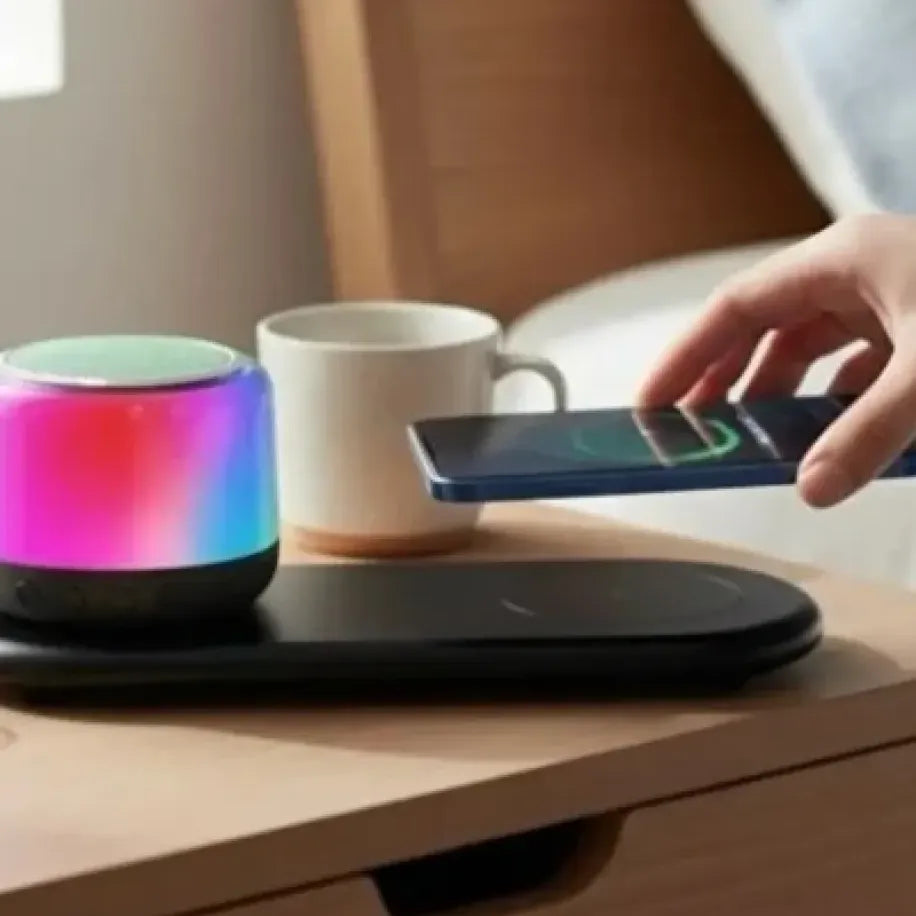Kablosuz Şarj Standlı Bluetooth Hoparlör